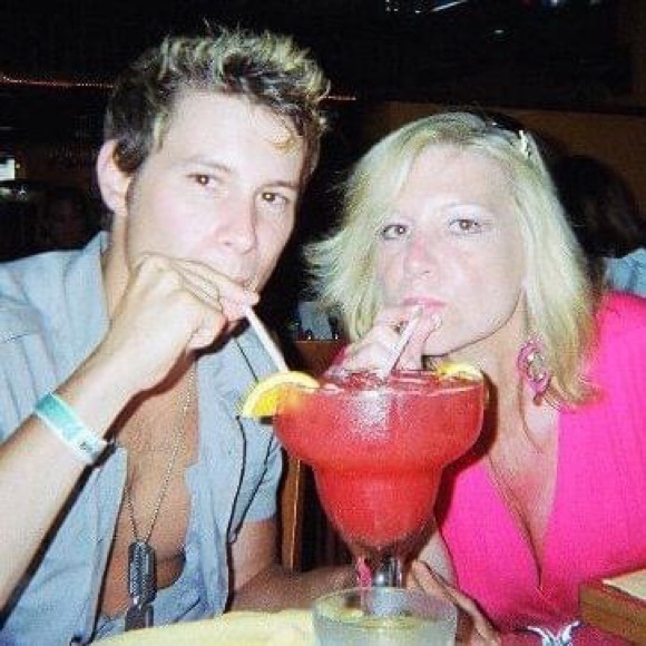 Welcome! I'm Tori - Picture 3 of 8